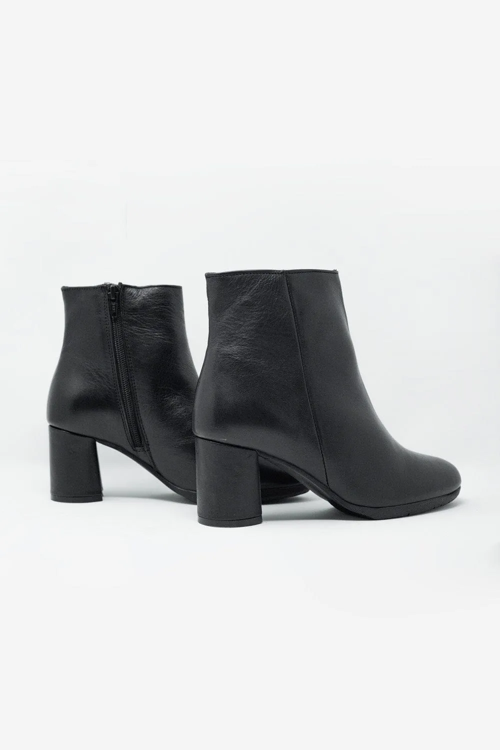 Black Blocked Mid Heeled Ankle Boots With Round Toe