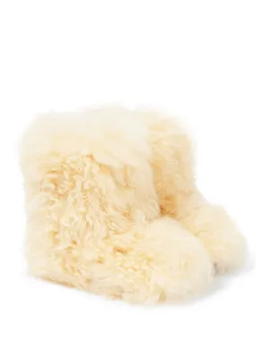 Shearling boots