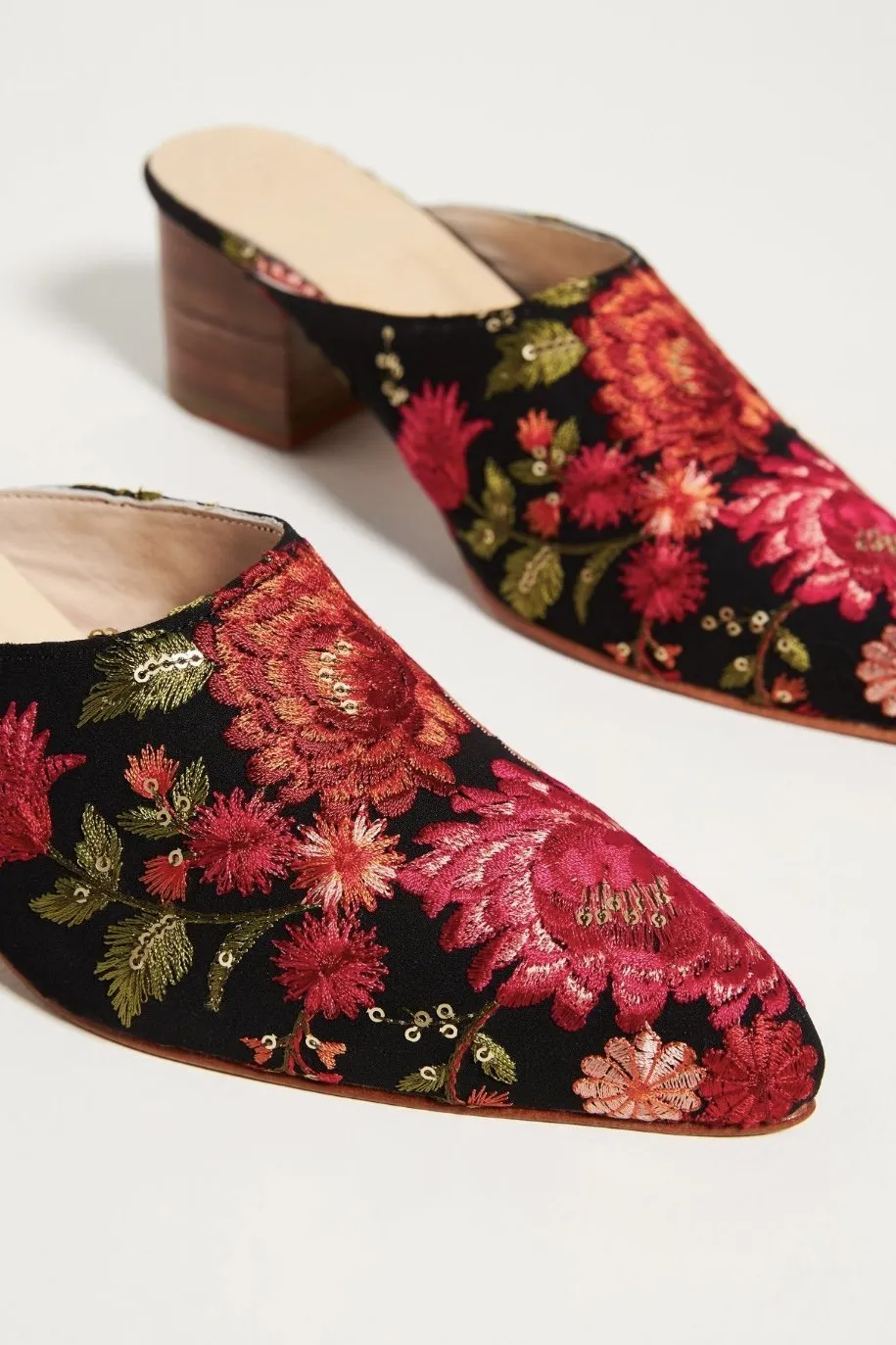 TAPESTRY EMBROIDERED HEELED MULES